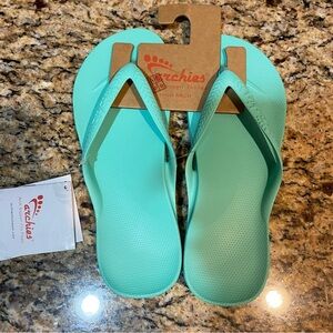 BNWT Archies arch support flip flops mint green seafoam size 9 women’s